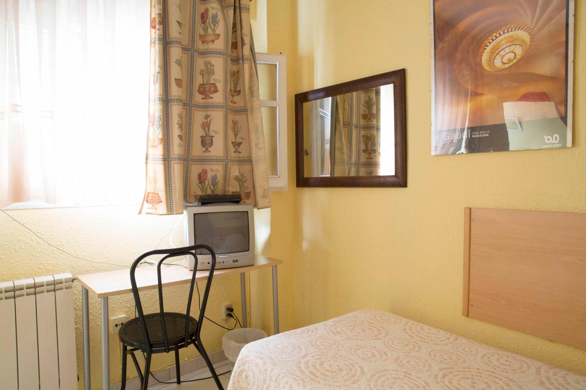Residencia Alclausell Hostel Tarragona Room photo