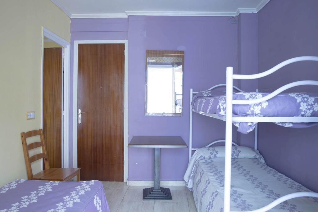 Residencia Alclausell Hostel Tarragona Room photo